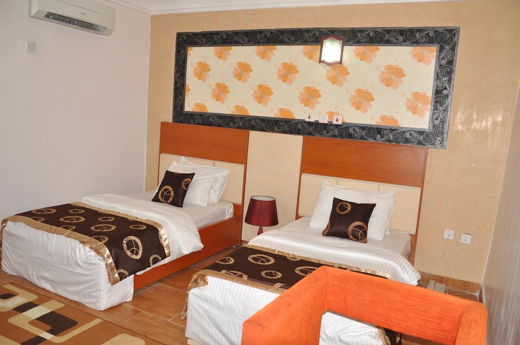 Top Rank Hotels Galaxy Abuja Room photo