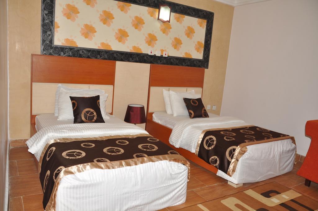 Top Rank Hotels Galaxy Abuja Room photo