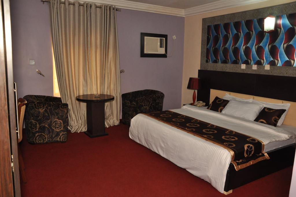 Top Rank Hotels Galaxy Abuja Room photo