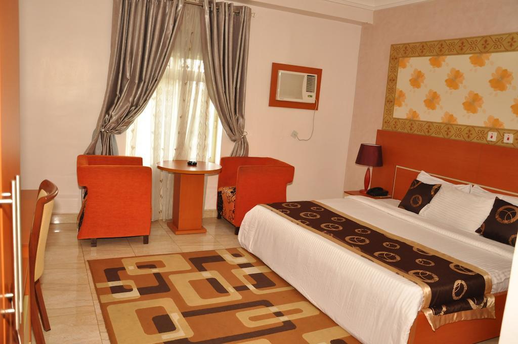 Top Rank Hotels Galaxy Abuja Room photo