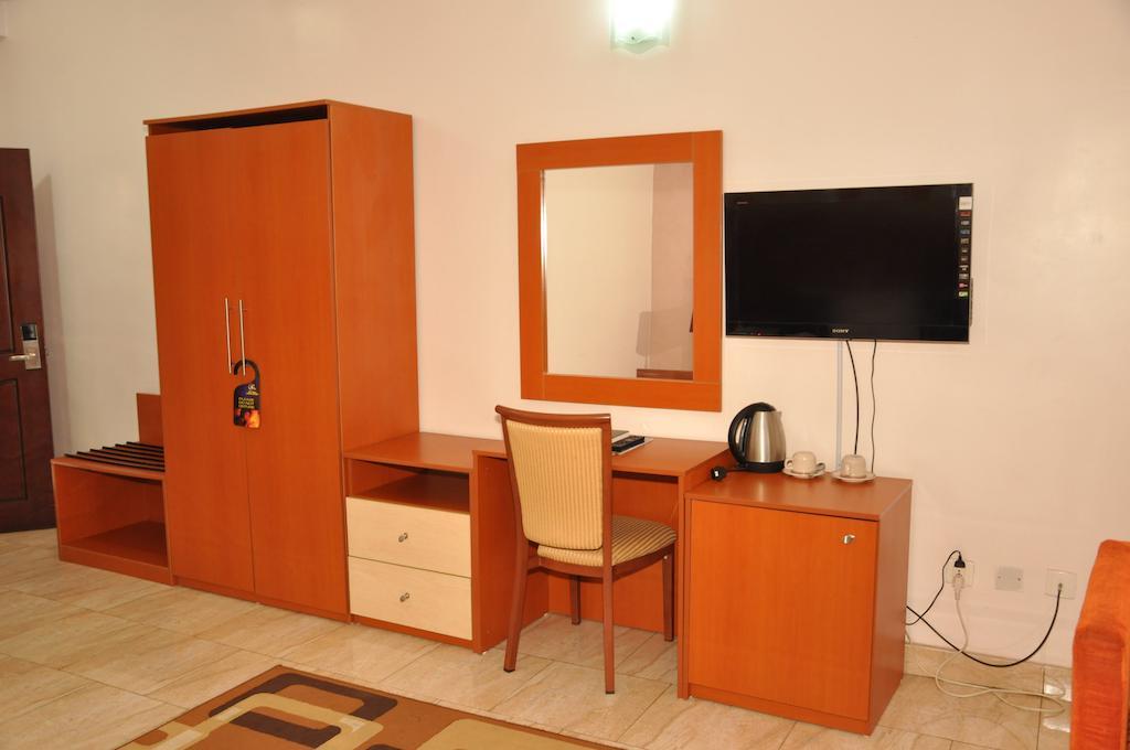 Top Rank Hotels Galaxy Abuja Room photo