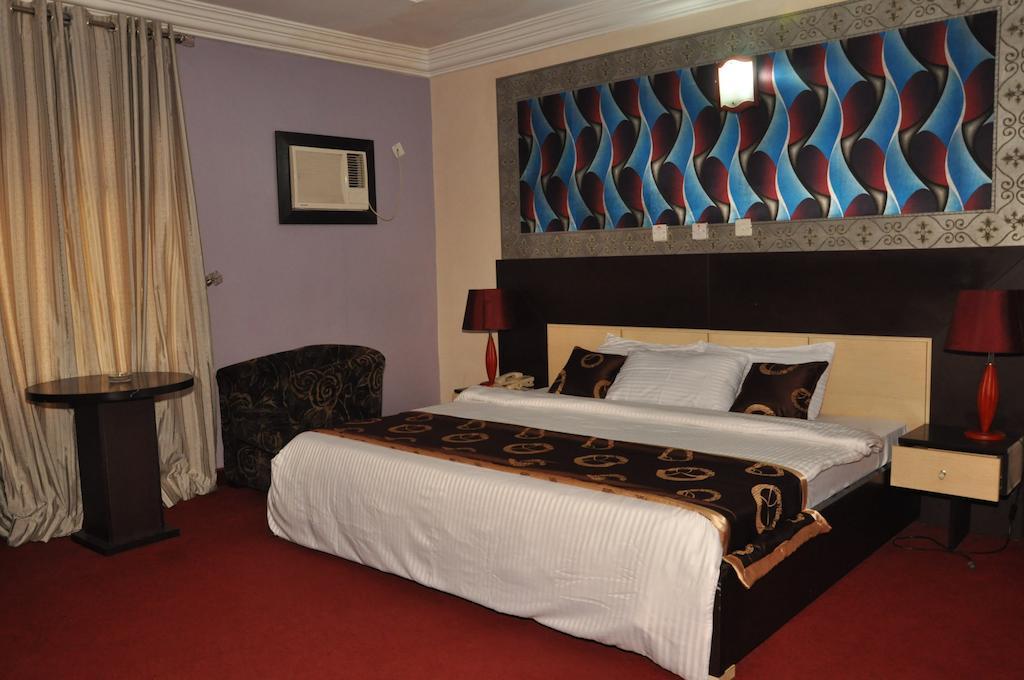 Top Rank Hotels Galaxy Abuja Room photo