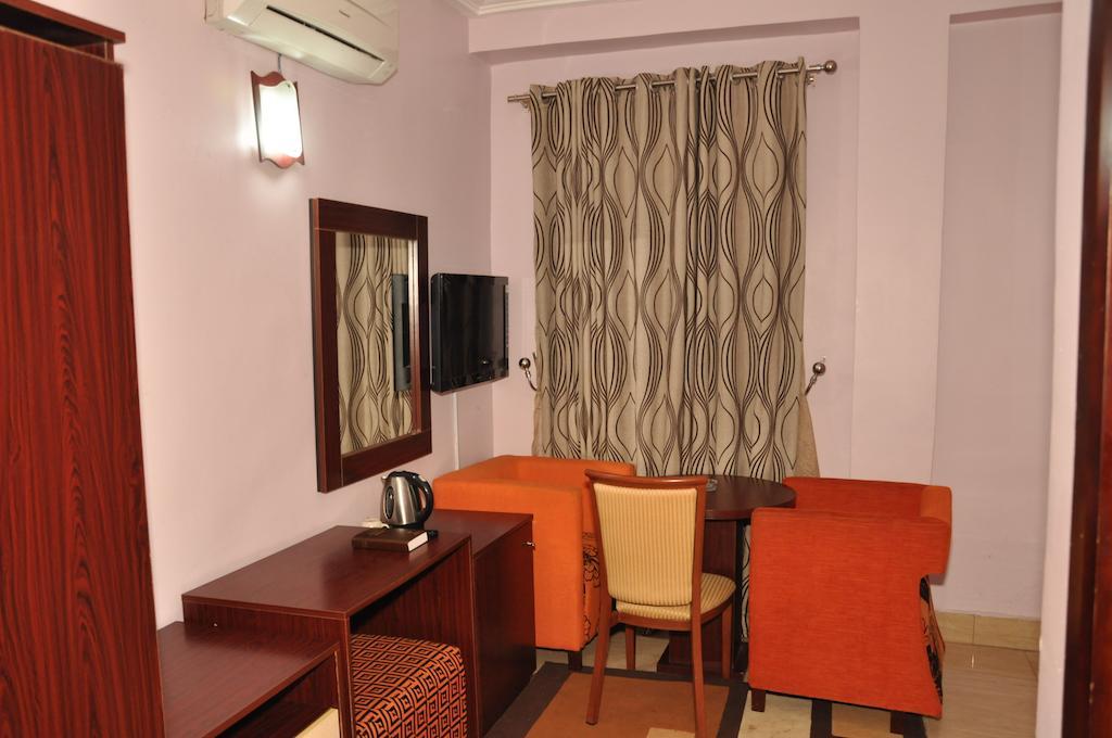 Top Rank Hotels Galaxy Abuja Room photo