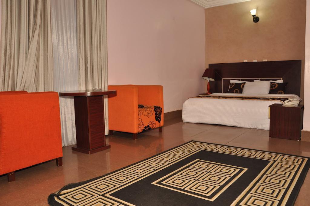 Top Rank Hotels Galaxy Abuja Room photo