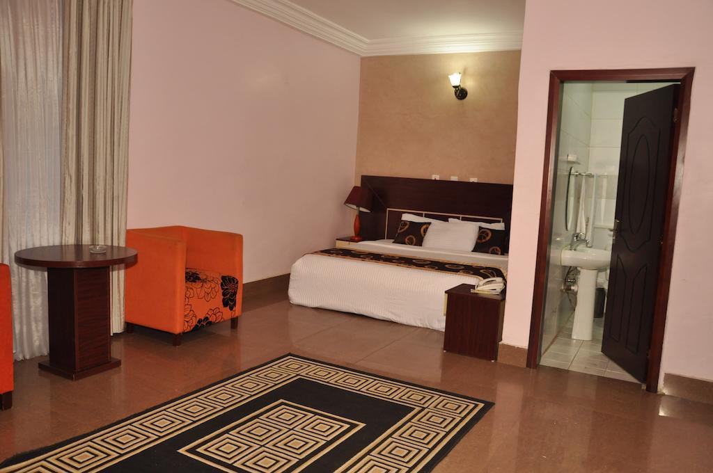 Top Rank Hotels Galaxy Abuja Room photo