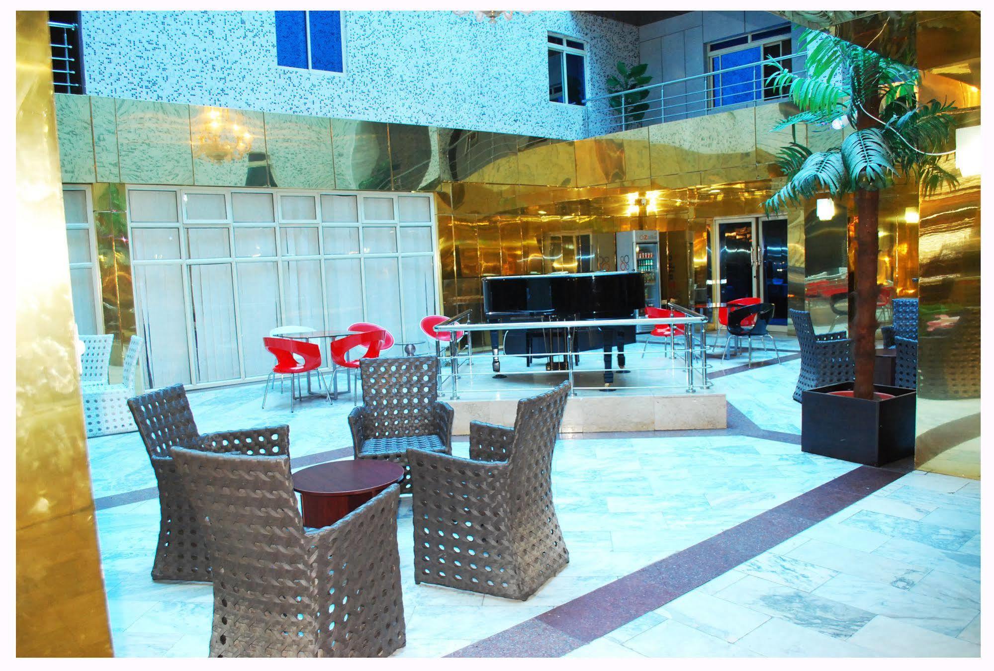 Top Rank Hotels Galaxy Abuja Exterior photo